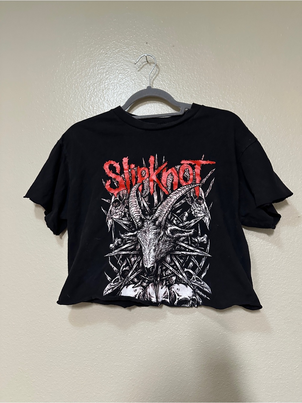 Slipknot Black Graphic Crop Tee with Red Logo